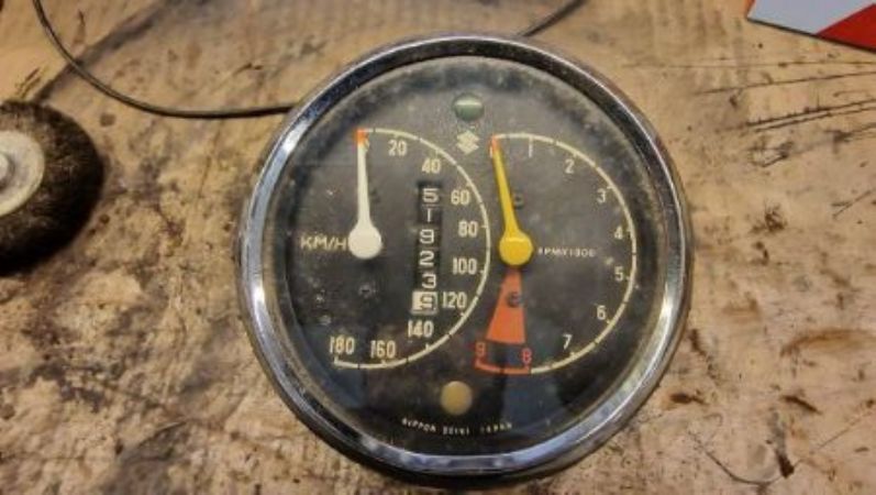 Suzuki speedometer 